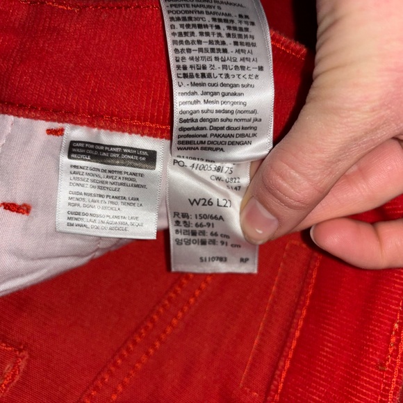 Levi’s Corduroy Ribcage Ankle Straight - Picture 5 of 9